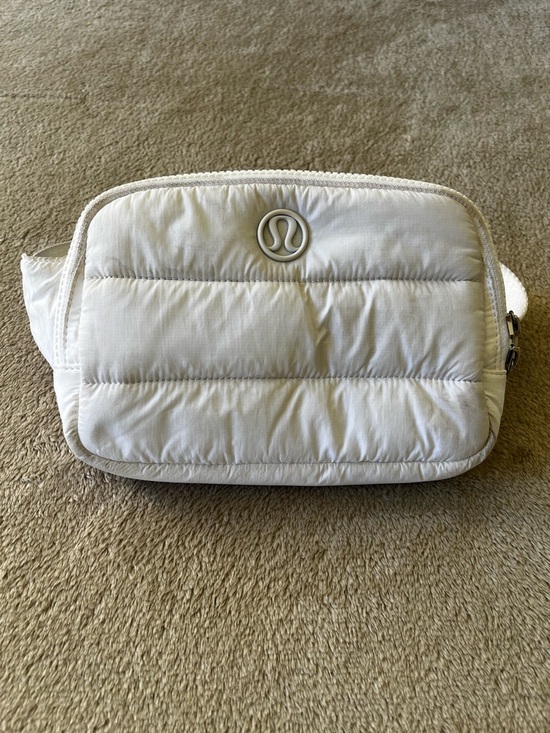 lululemon athletica Handbags - lululemon White Everywhere Belt Bag Quilted Crossbody Pouch Silver